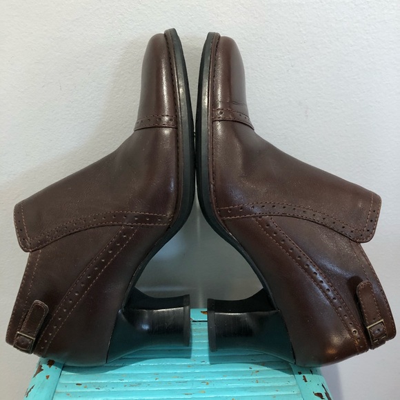 Clarks Leather Bootie Ankle Boot Brown Size 5.5M - Picture 5 of 8